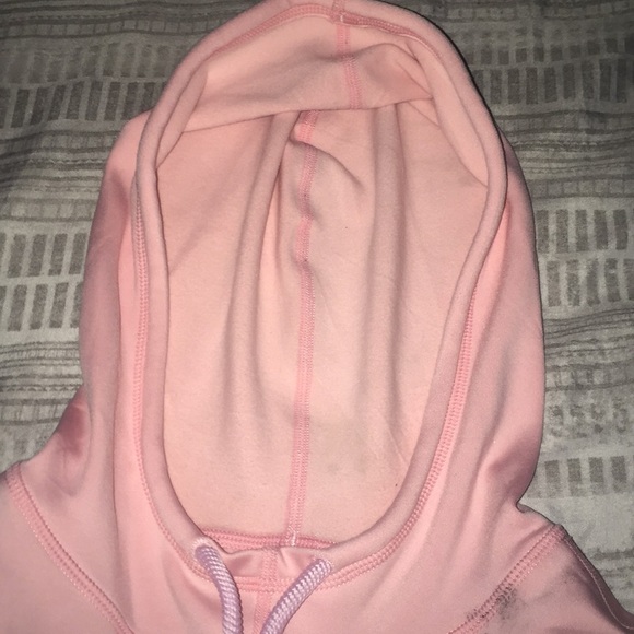 TYC cropped hoodie - Picture 2 of 4